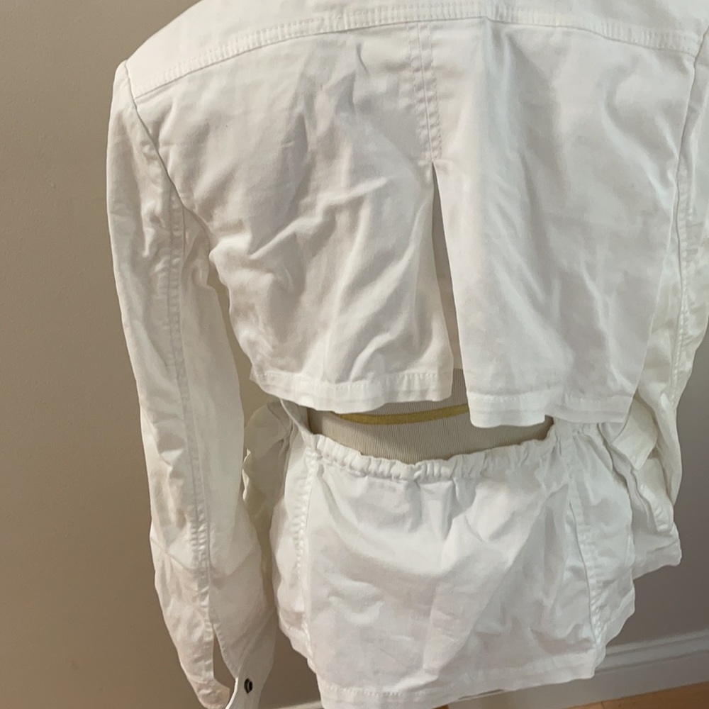 Gorgeous Must Have Bcbg Jacket !! - image 3